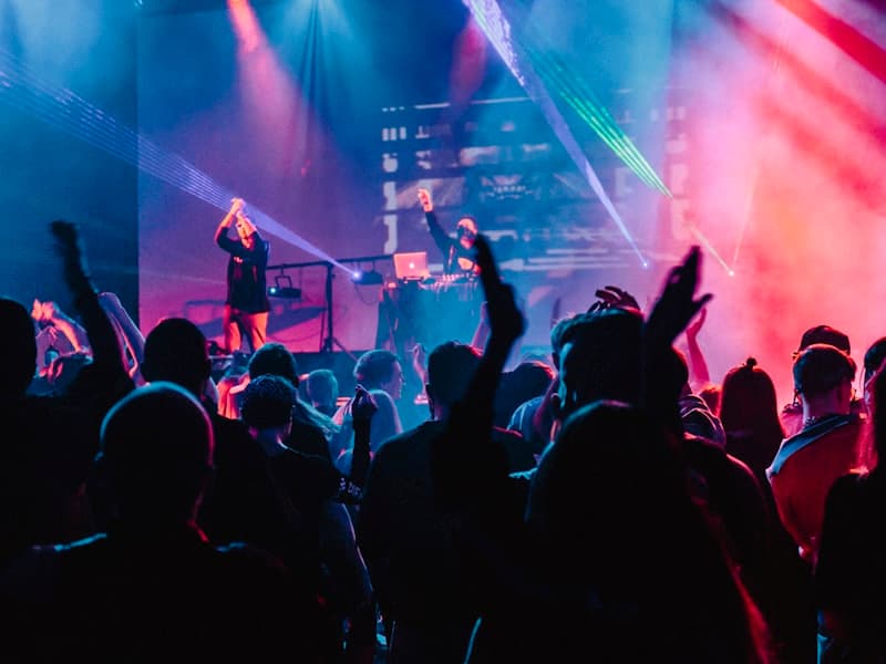 คอนเสิร์ตและการแสดงความบันเทิง